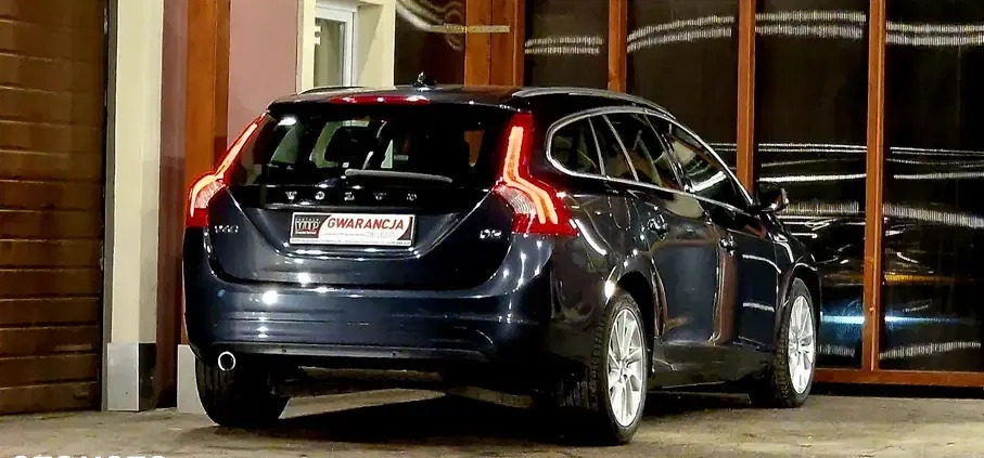 Volvo V60 cena 37999 przebieg: 200000, rok produkcji 2013 z Gąbin małe 562